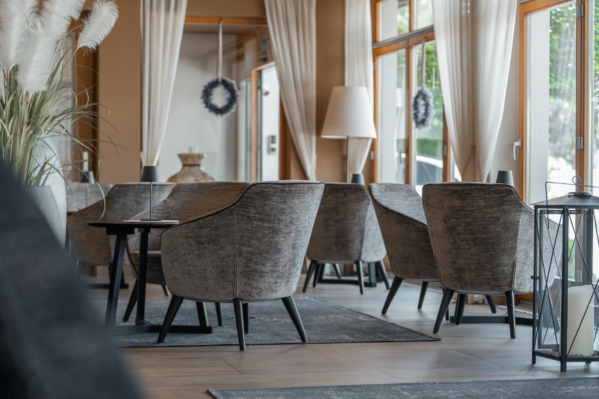 Hotel Reischach Брунико Екстериор снимка