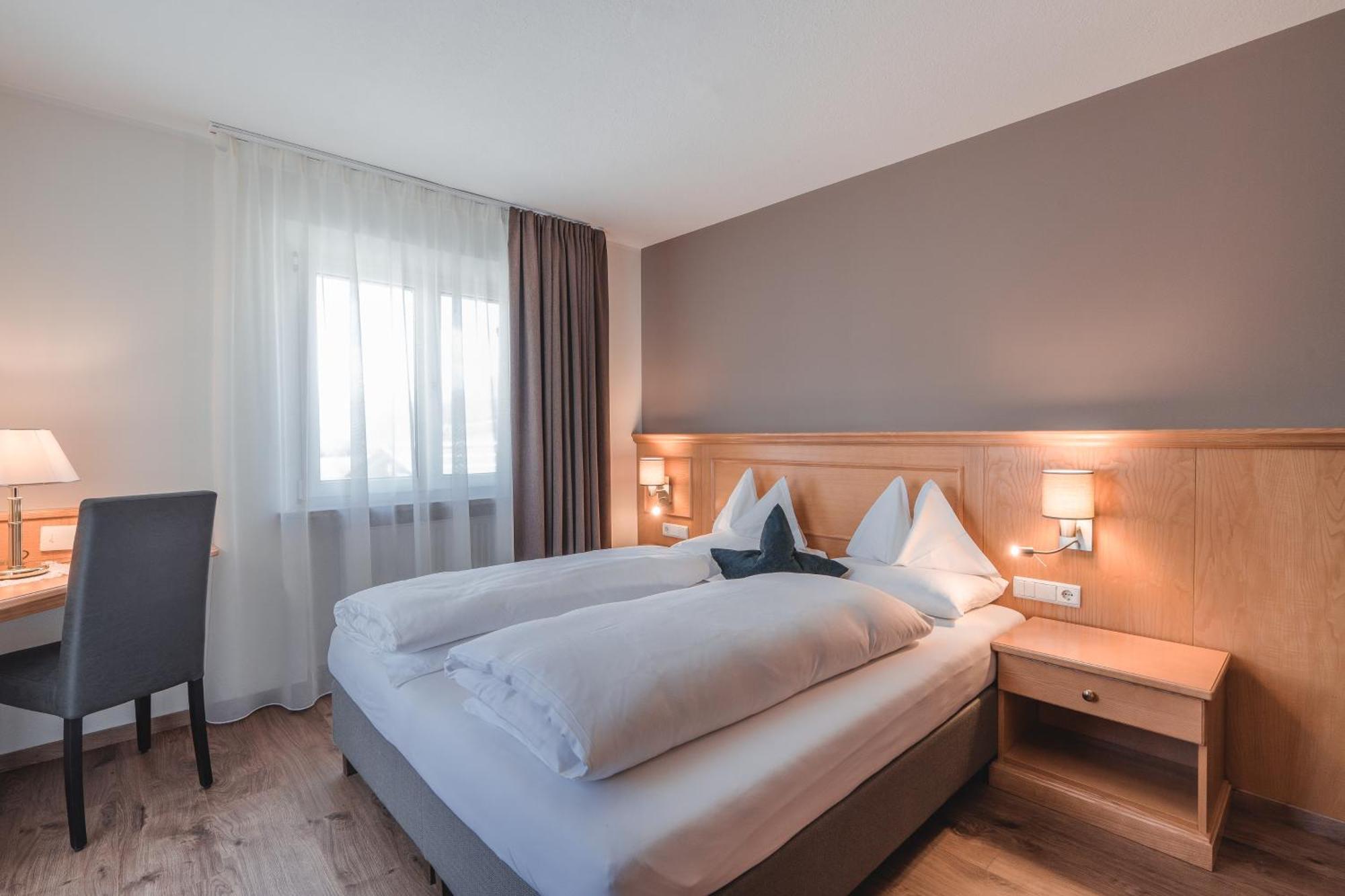 Hotel Reischach Брунико Екстериор снимка