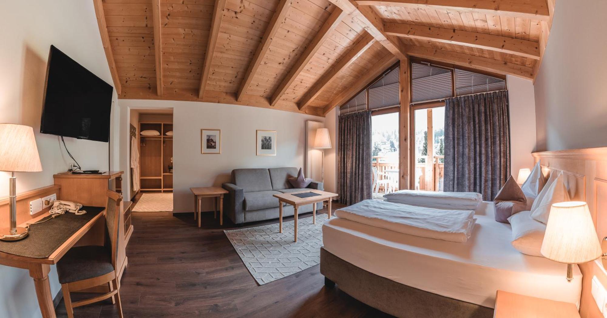 Hotel Reischach Брунико Екстериор снимка