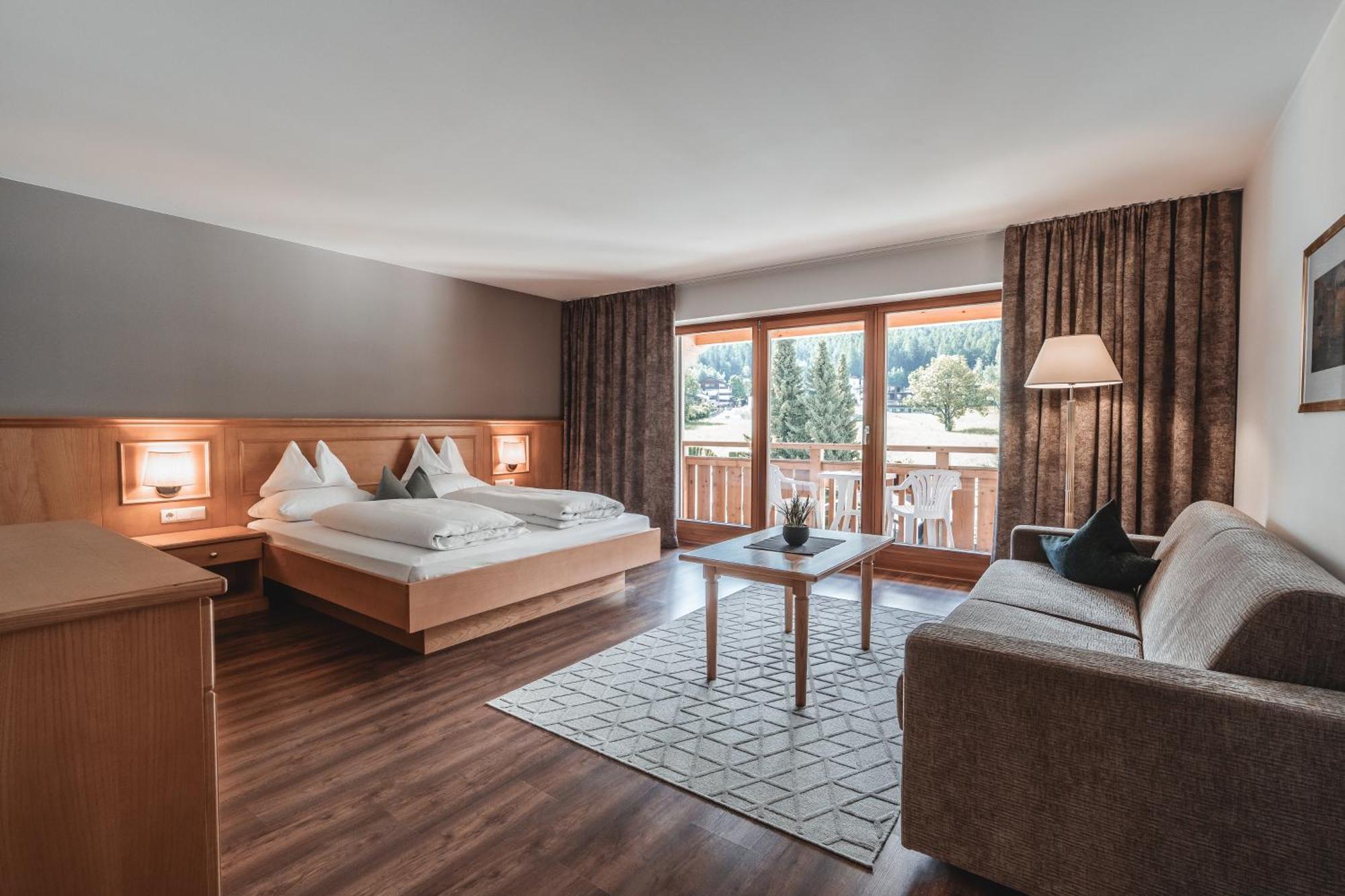 Hotel Reischach Брунико Екстериор снимка