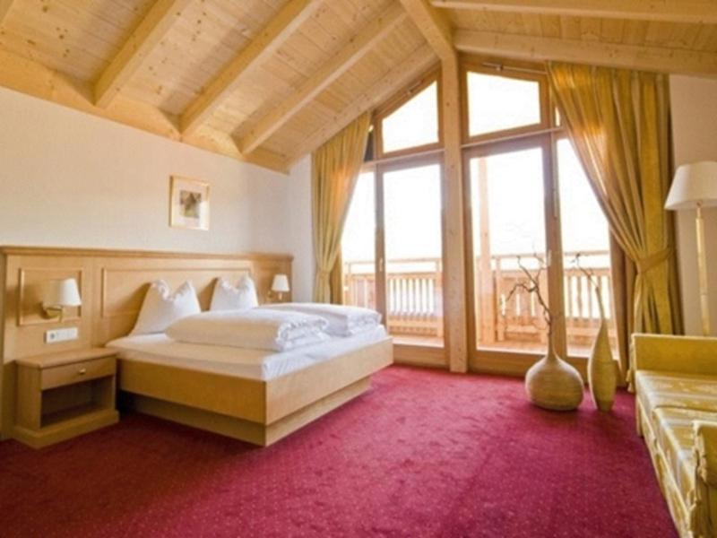 Hotel Reischach Брунико Екстериор снимка