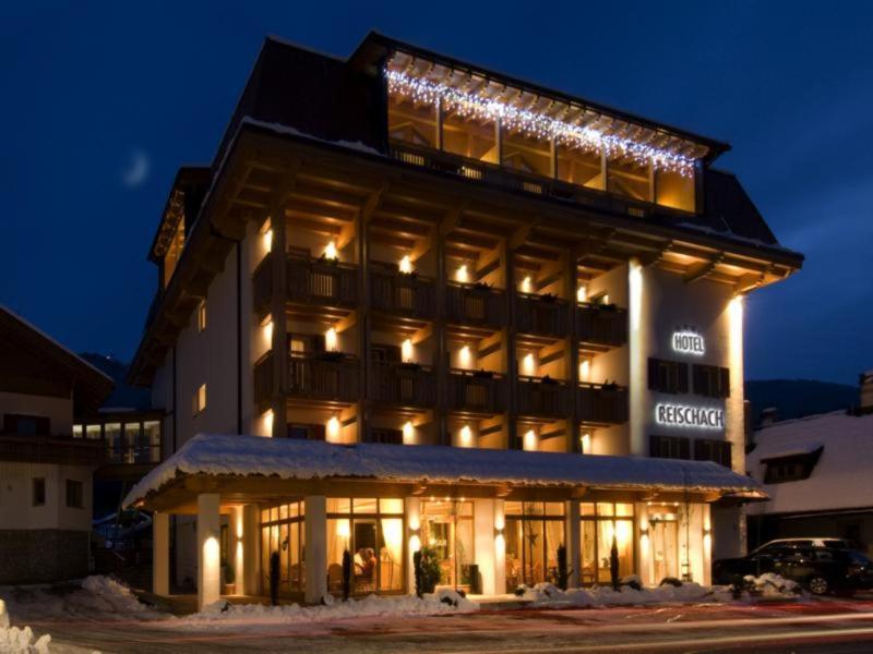 Hotel Reischach Брунико Екстериор снимка