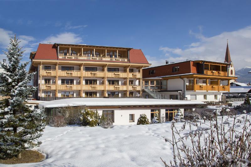 Hotel Reischach Брунико Екстериор снимка