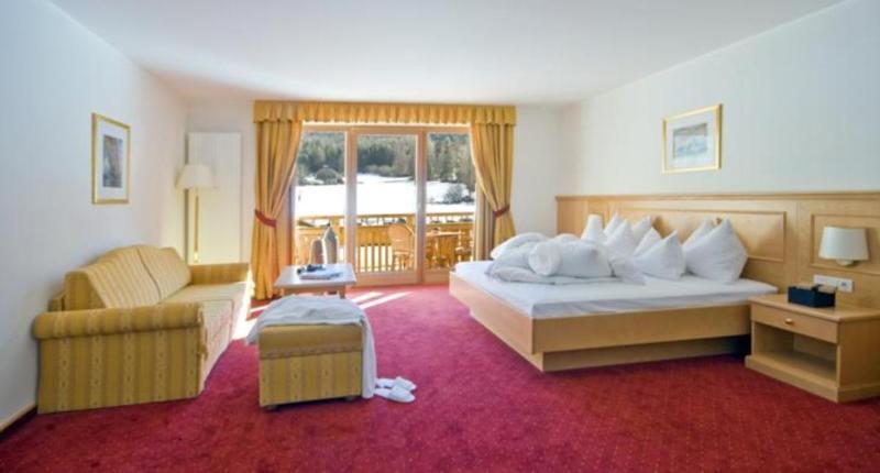 Hotel Reischach Брунико Екстериор снимка