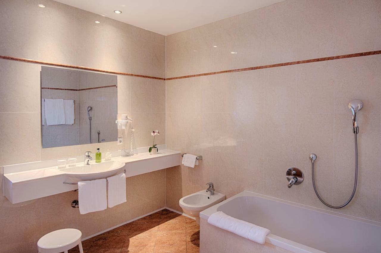 Hotel Reischach Брунико Екстериор снимка